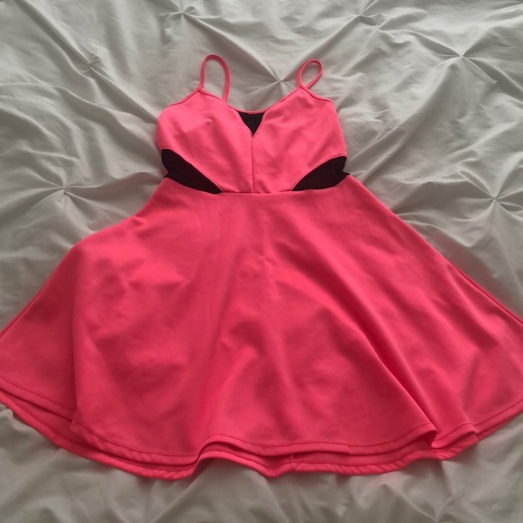 Dresses & Skirts - 🌻 3/$15 Bright Pink Dress with mesh detail